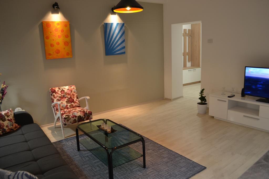 Lazarus Apartment Skopje Esterno foto